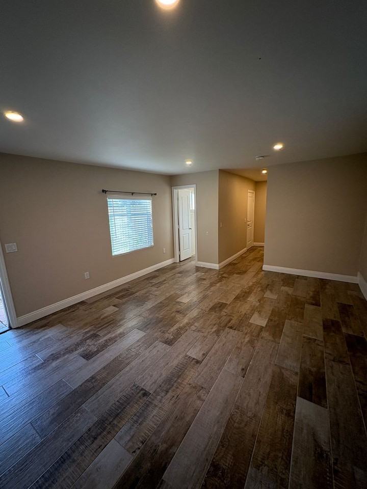 154 E Ramona St - Photo 4 of 9