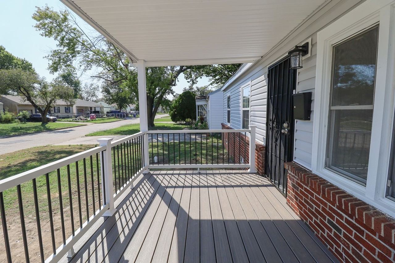 1354 N Irvington Ave - Photo 3 of 33