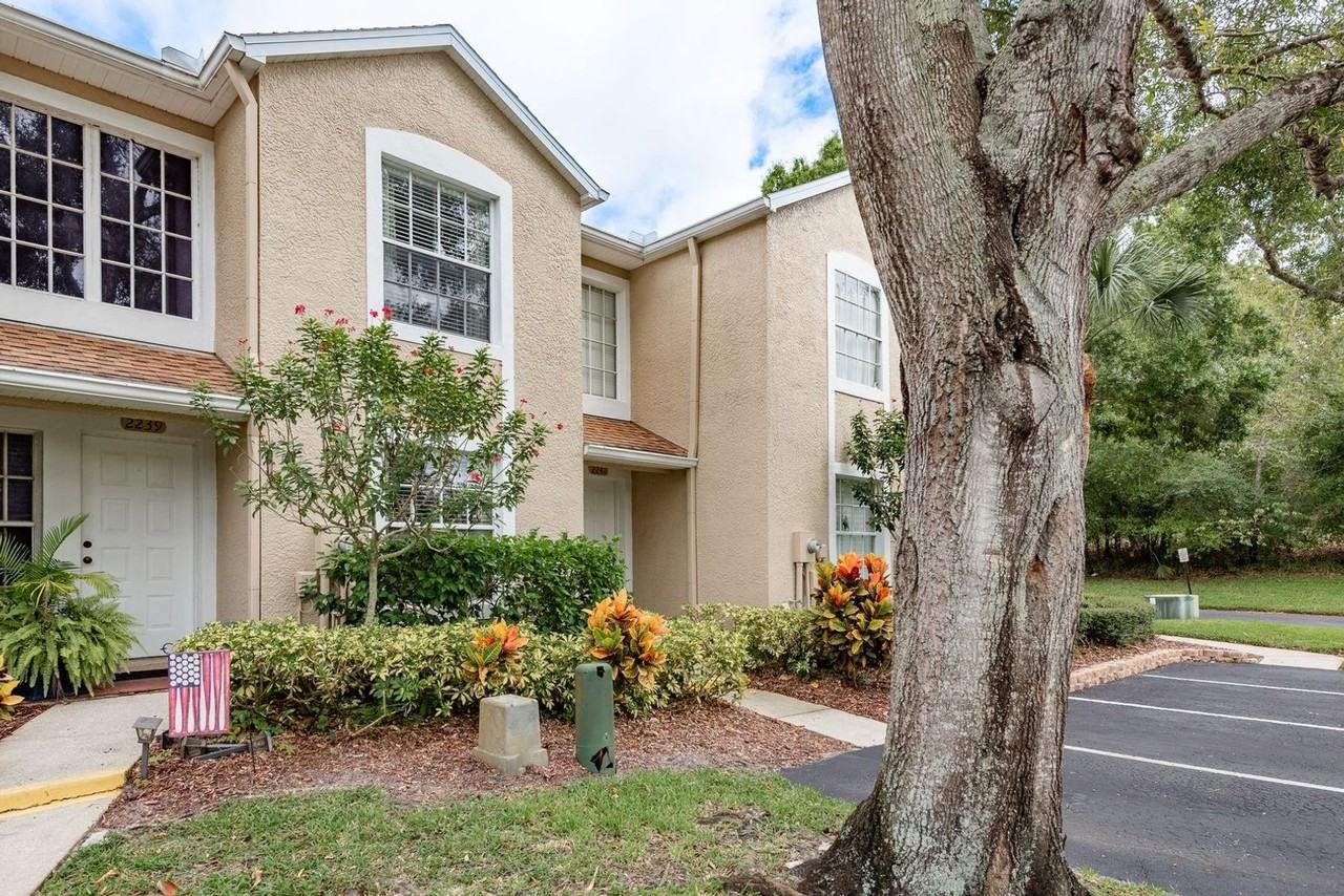 2241 Andover Cir - Photo 2 of 34