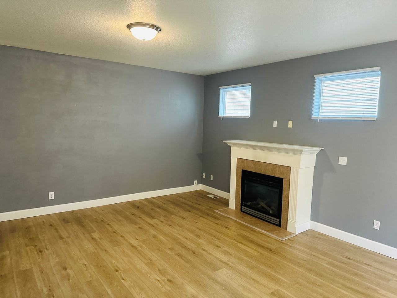 13805 Ne 63rd St - Photo 2 of 22