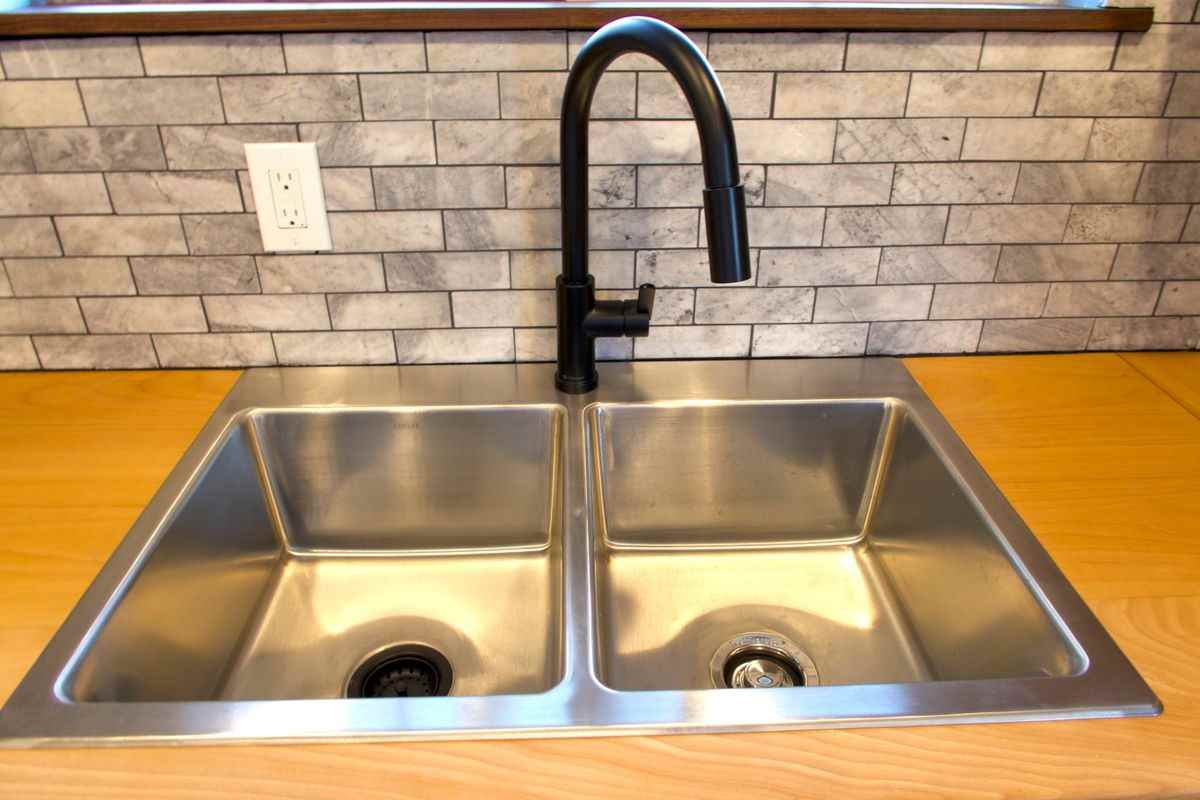 3547 East Green Street ##B - Photo 6 of 21