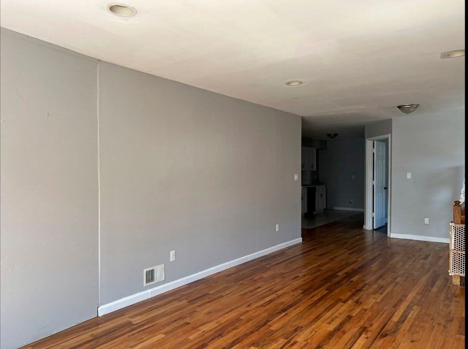 501 Ocean Ave - Photo 3 of 7