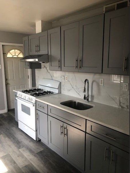 122 Brown St - Photo 2 of 4