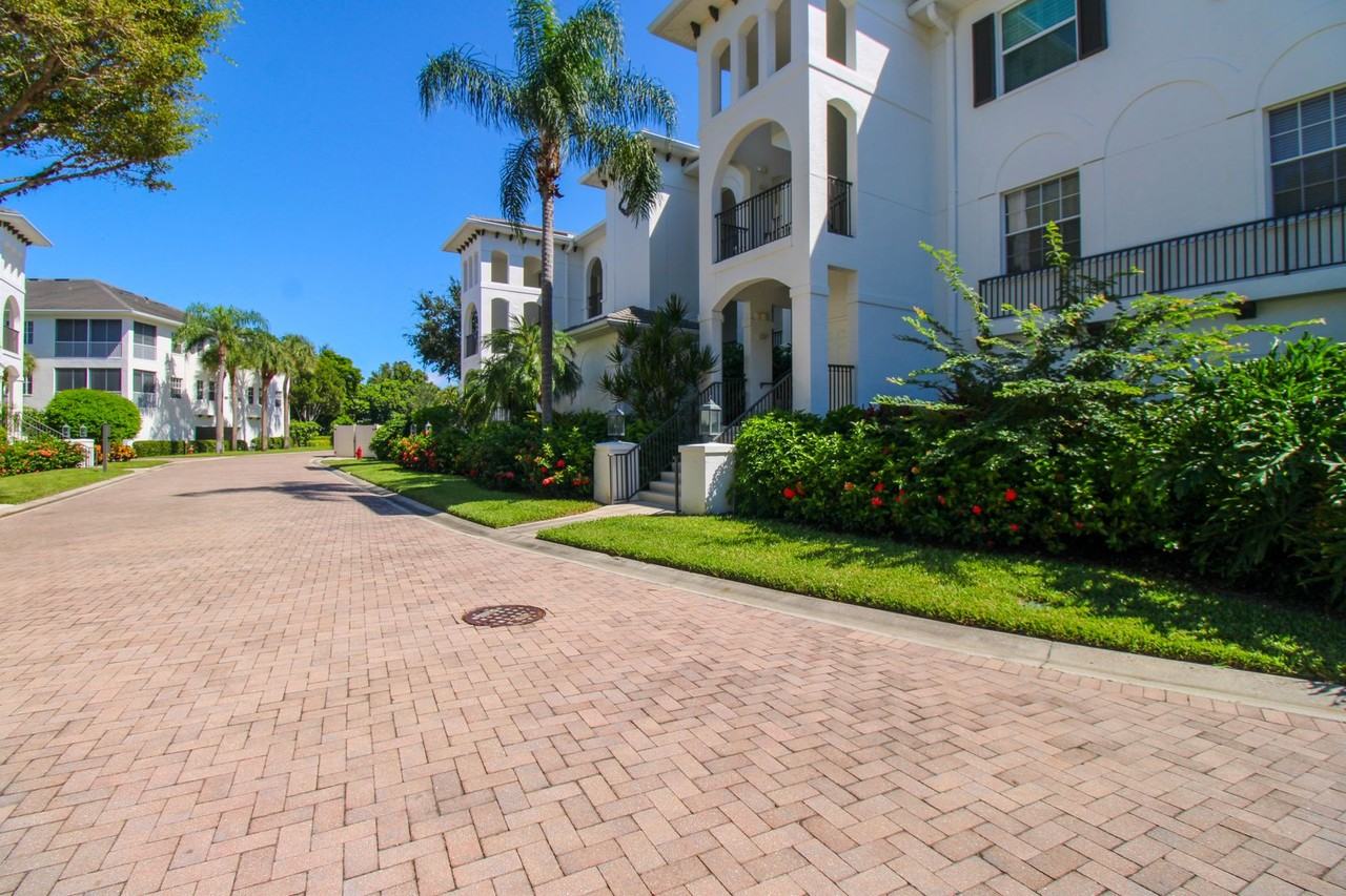 825 Bentwater Cir #101 - Photo 4 of 50