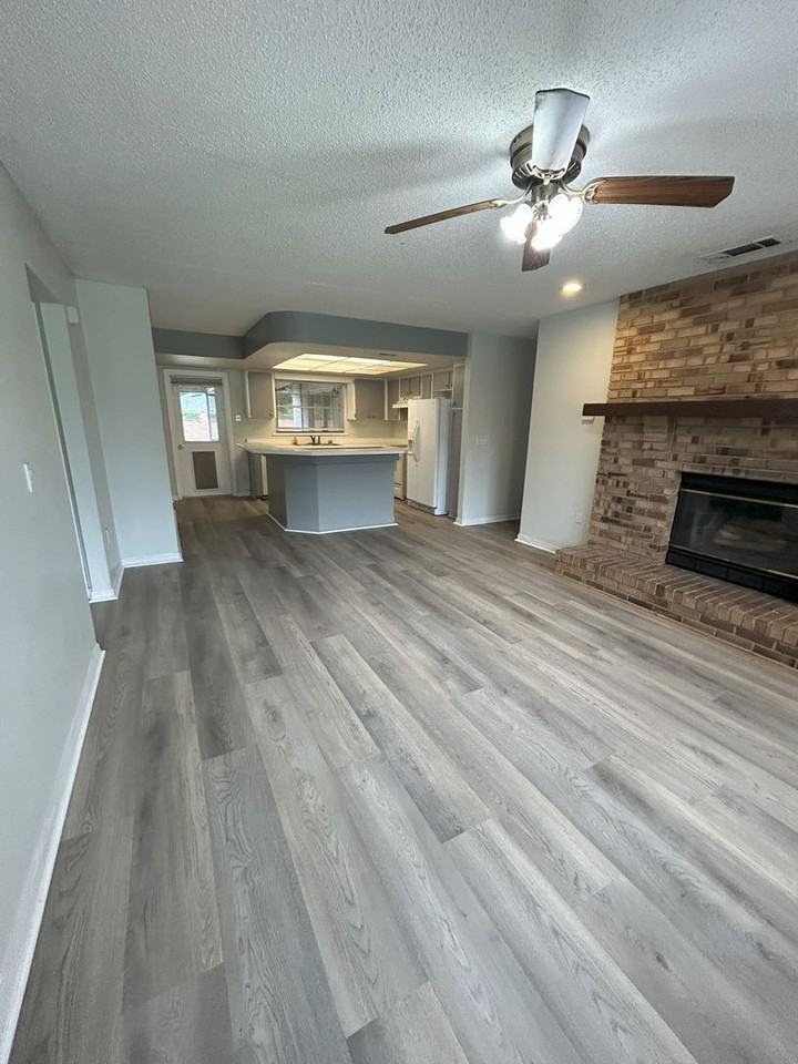 6449 Rockingtree Ln - Photo 3 of 18