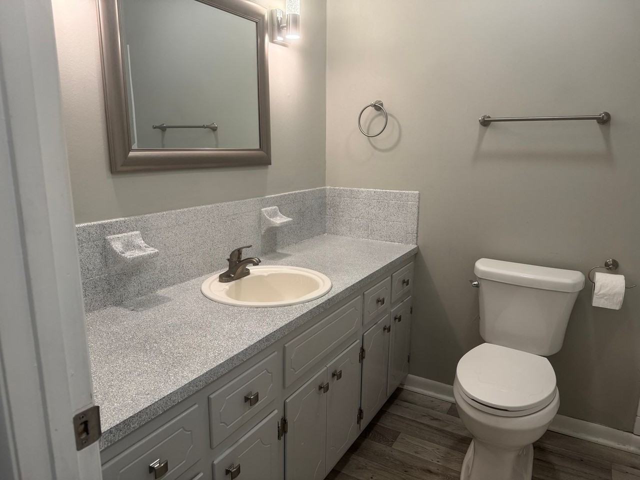 3911 Tanglewood Dr - Photo 3 of 16