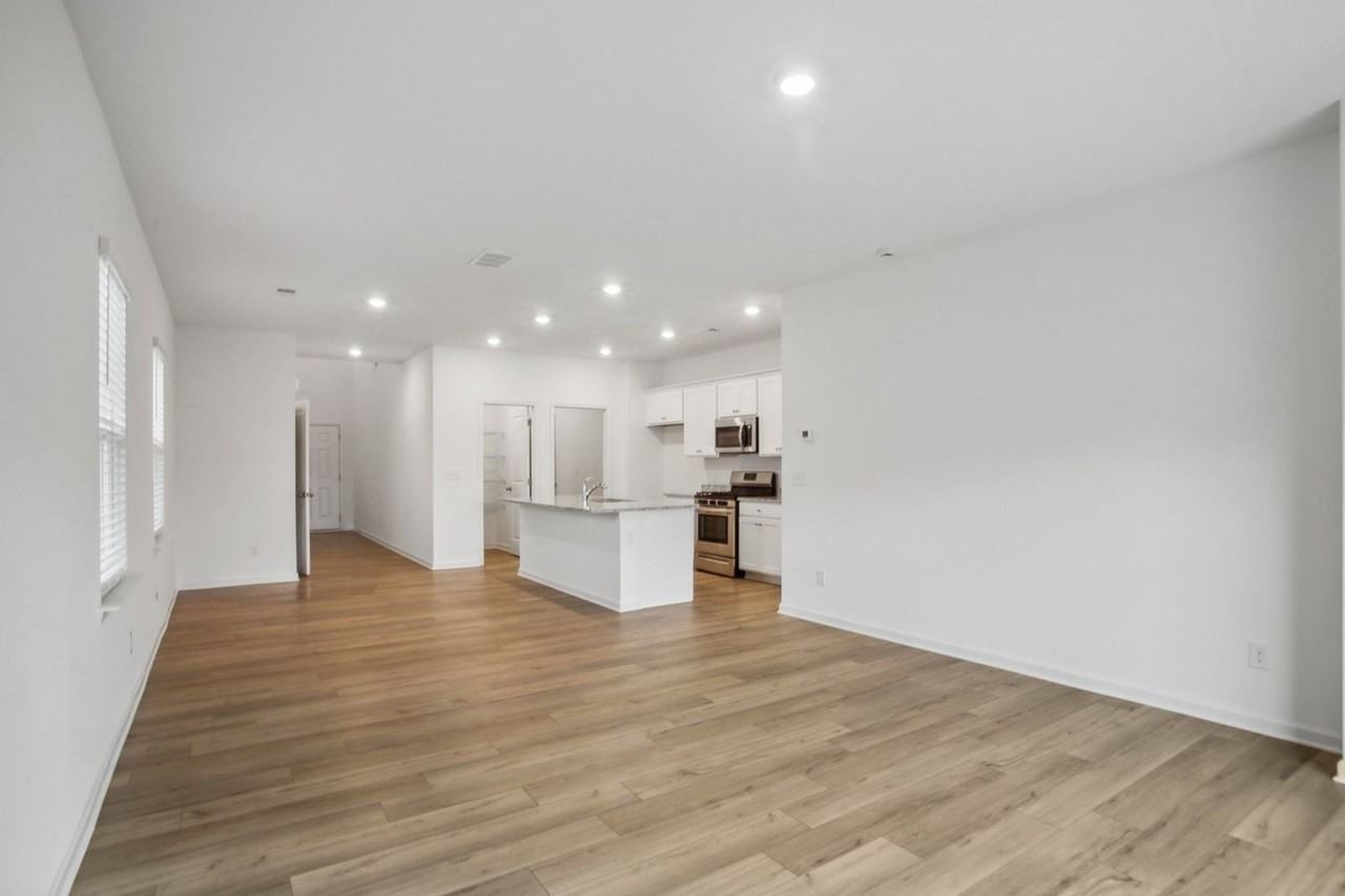 3853 Rustic Barn Way - Photo 5 of 29