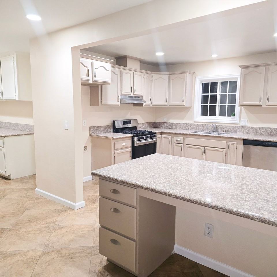 9781 Indiana Ave - Photo 3 of 34