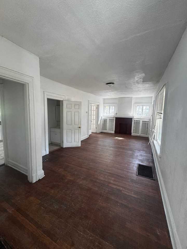 102 Rockwood Ave - Photo 2 of 16