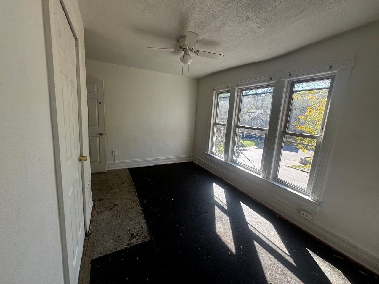 102 Rockwood Ave - Photo 6 of 16