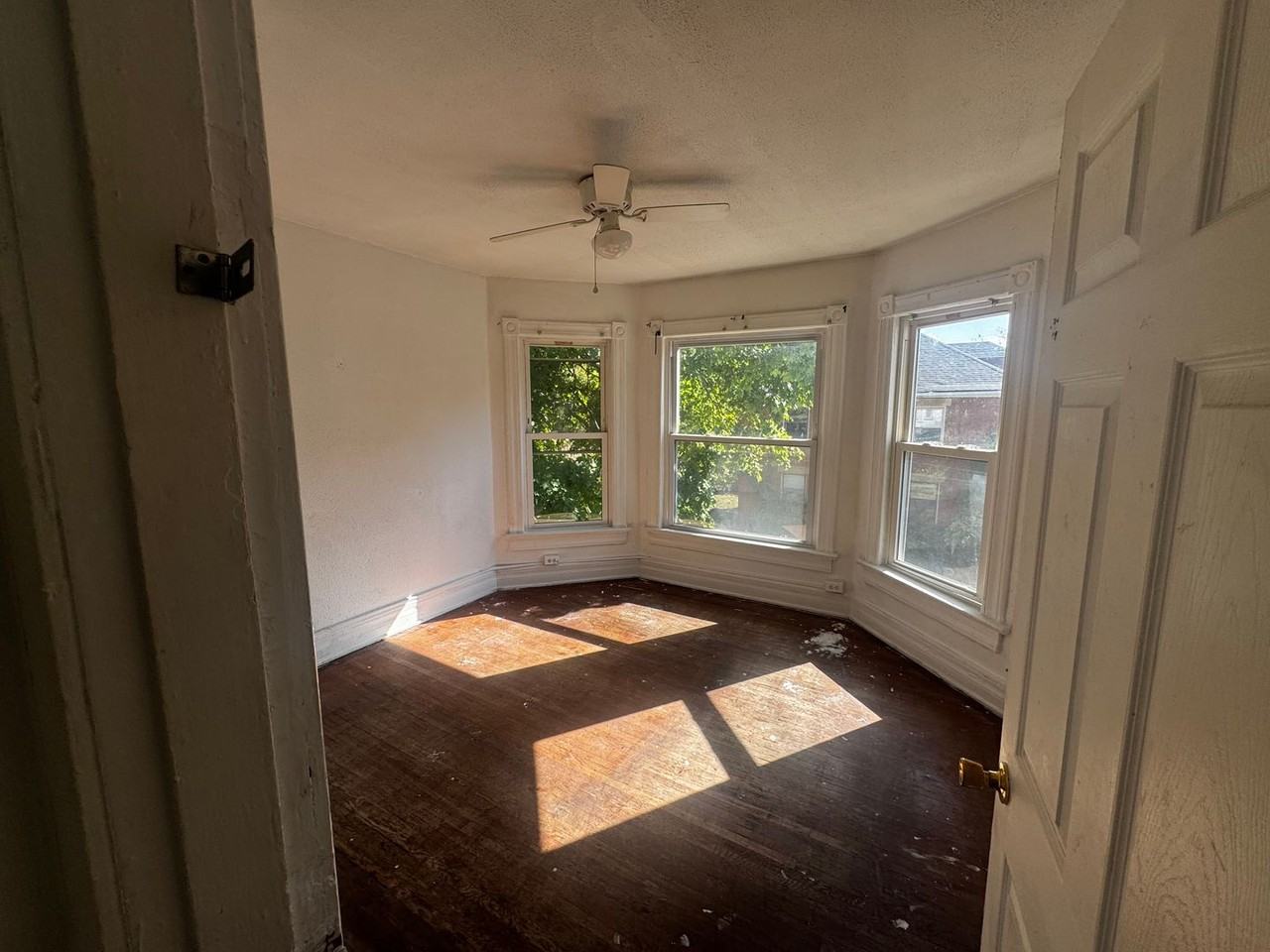 102 Rockwood Ave - Photo 7 of 16