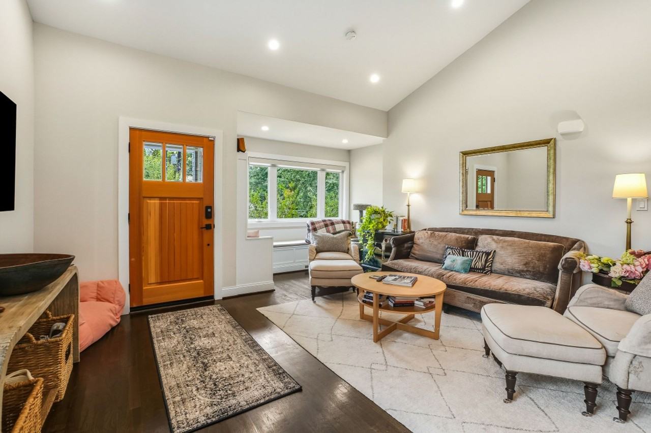 8706 Sundale Dr - Photo 5 of 32