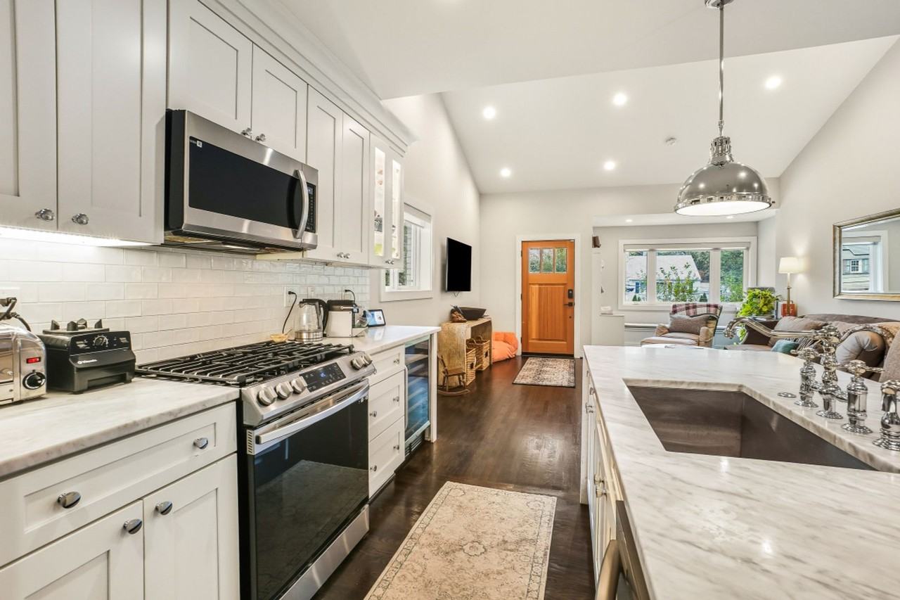 8706 Sundale Dr - Photo 7 of 32