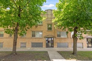 featured image of 6000 S Whipple St