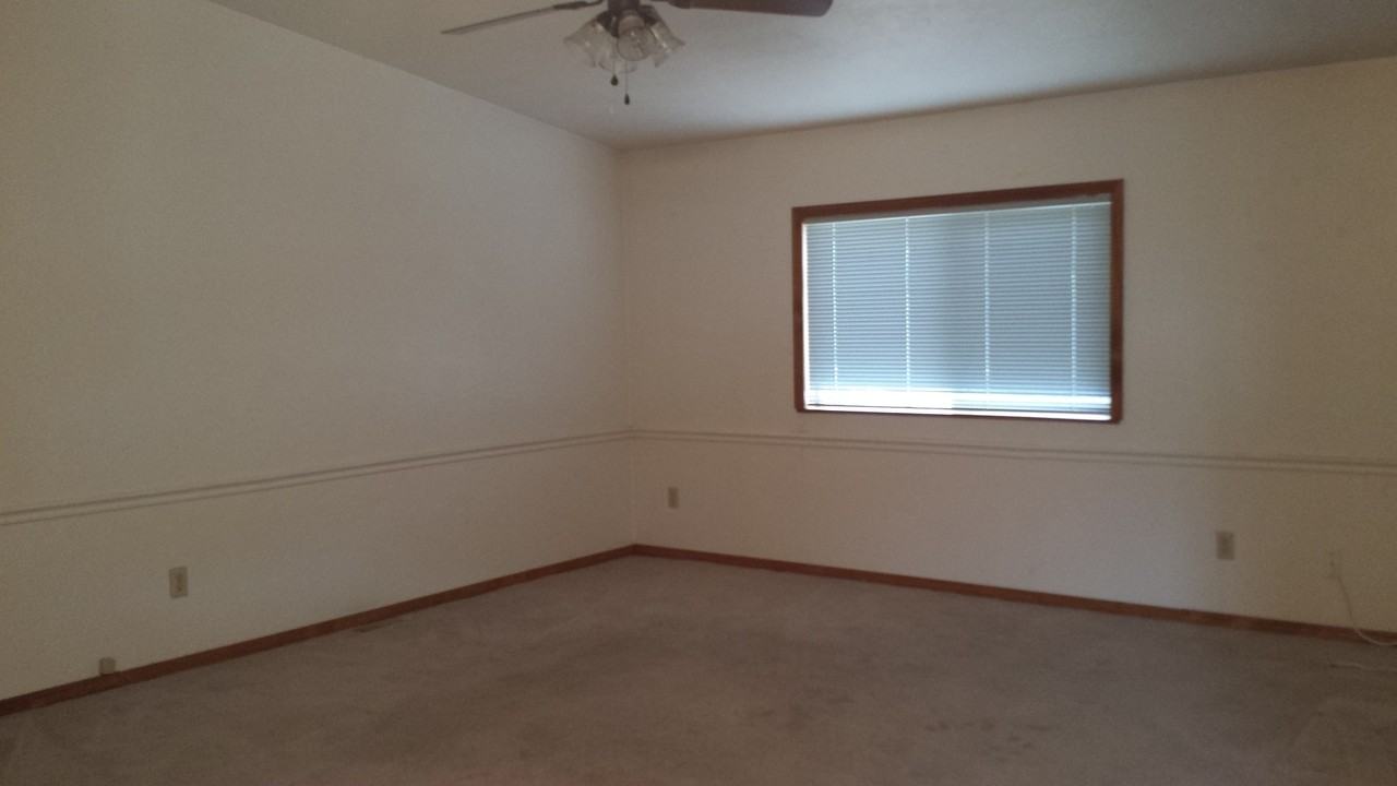 261 Crest Dr - Photo 3 of 31