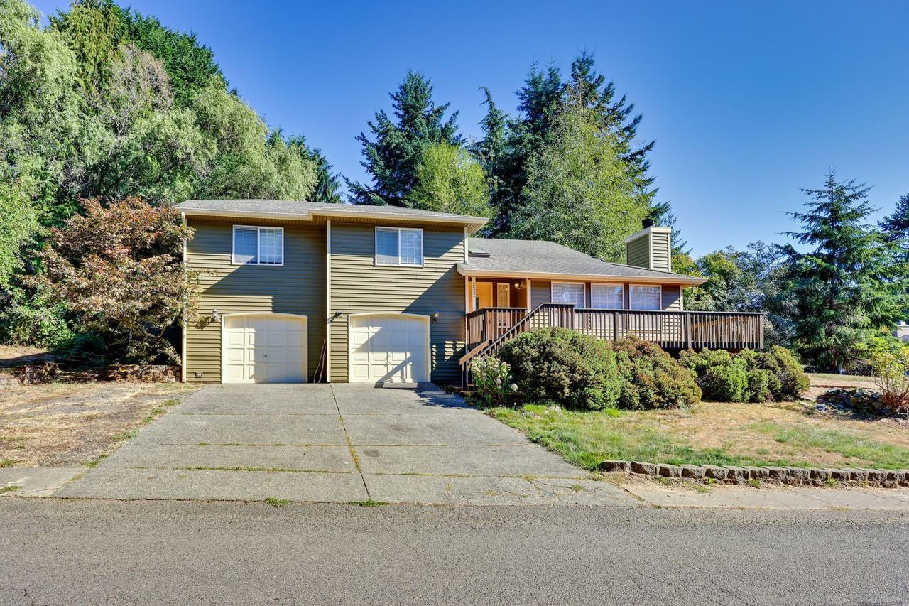 26234 Tuckerman Ave Ne - Photo 2 of 31