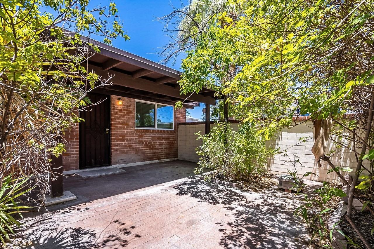 The Corner - Photo 5 of 26