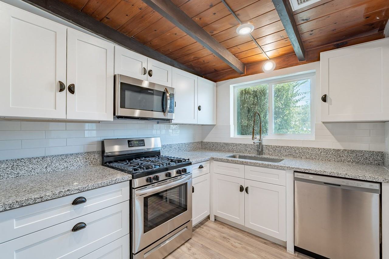 The Corner - Photo 7 of 26