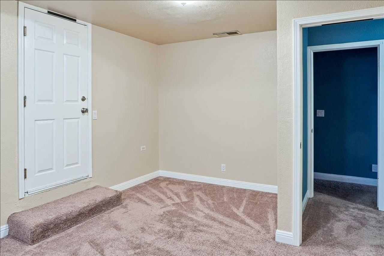 850 850 C Downstairs Brunswick - Photo 5 of 12