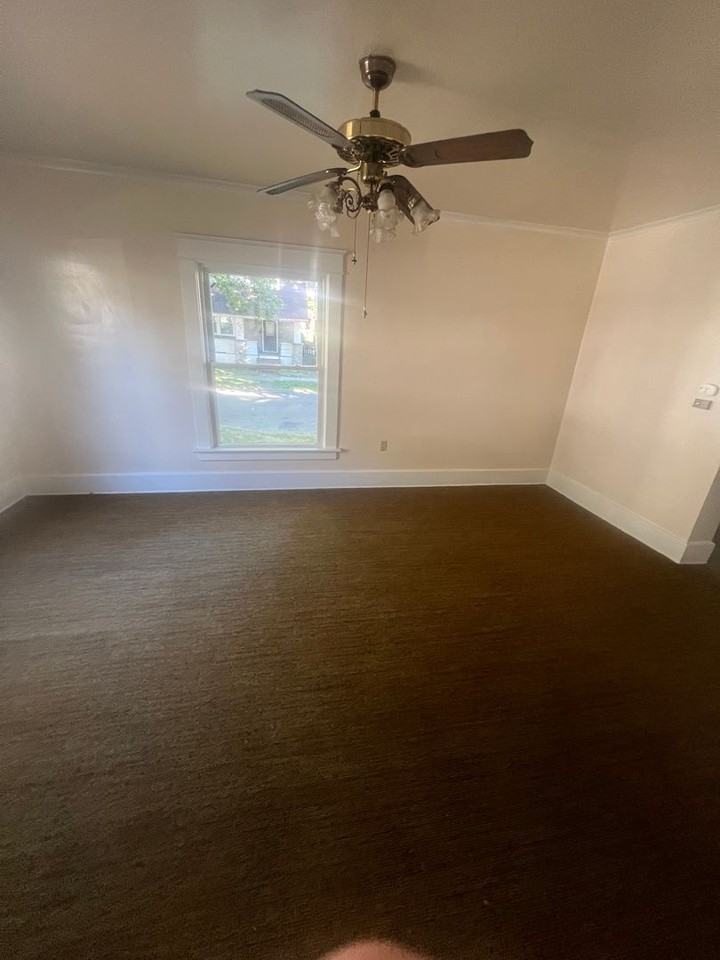 701 Plum St - Photo 3 of 15