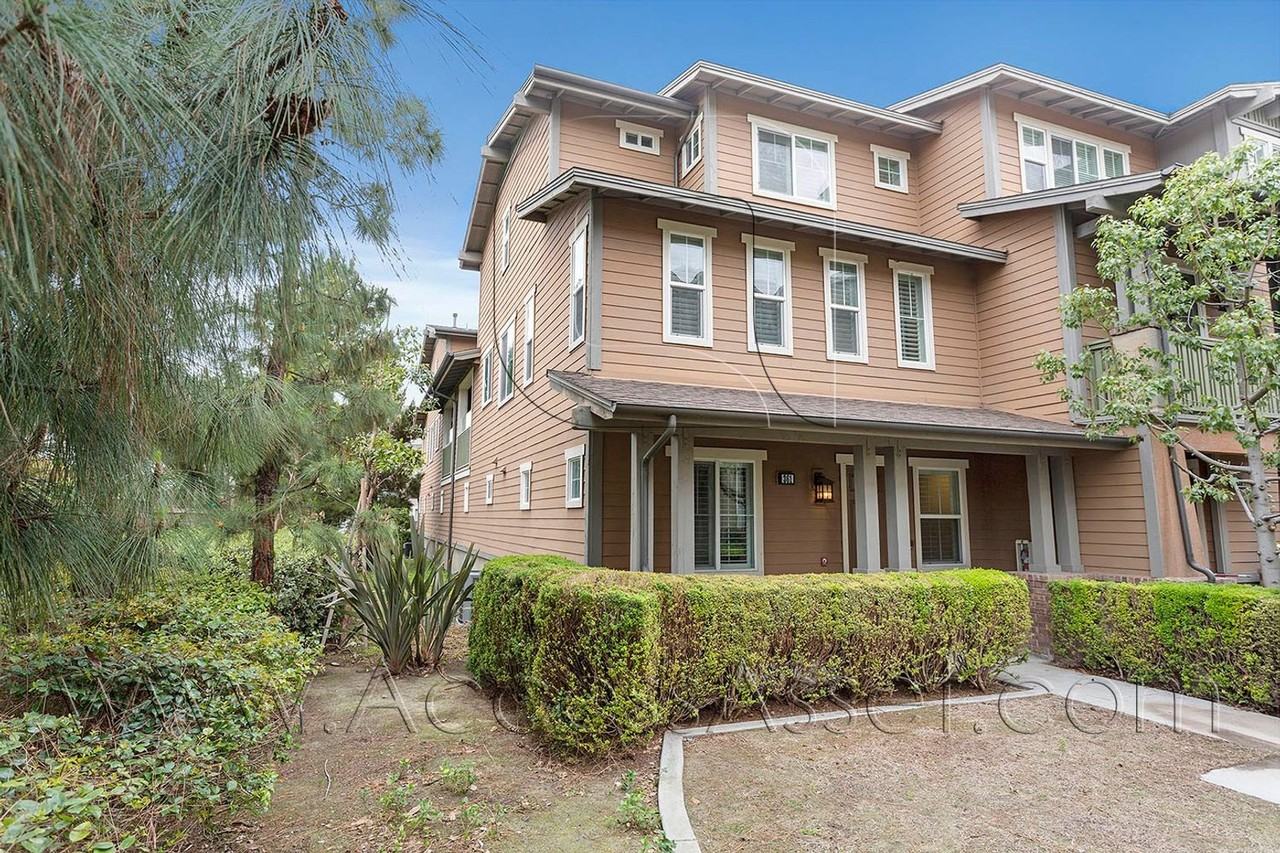 361 Flyers Ln - Photo 2 of 37