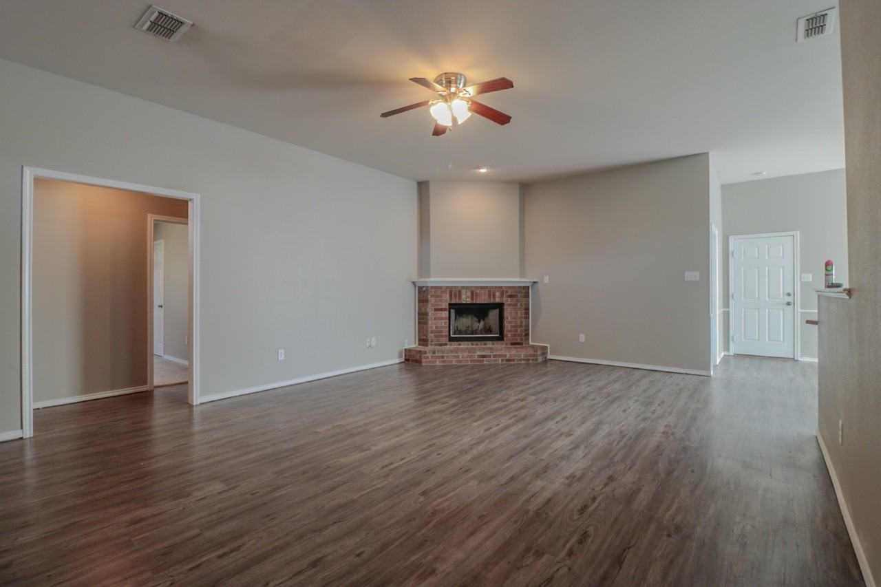 6808 88th St - Photo 2 of 16