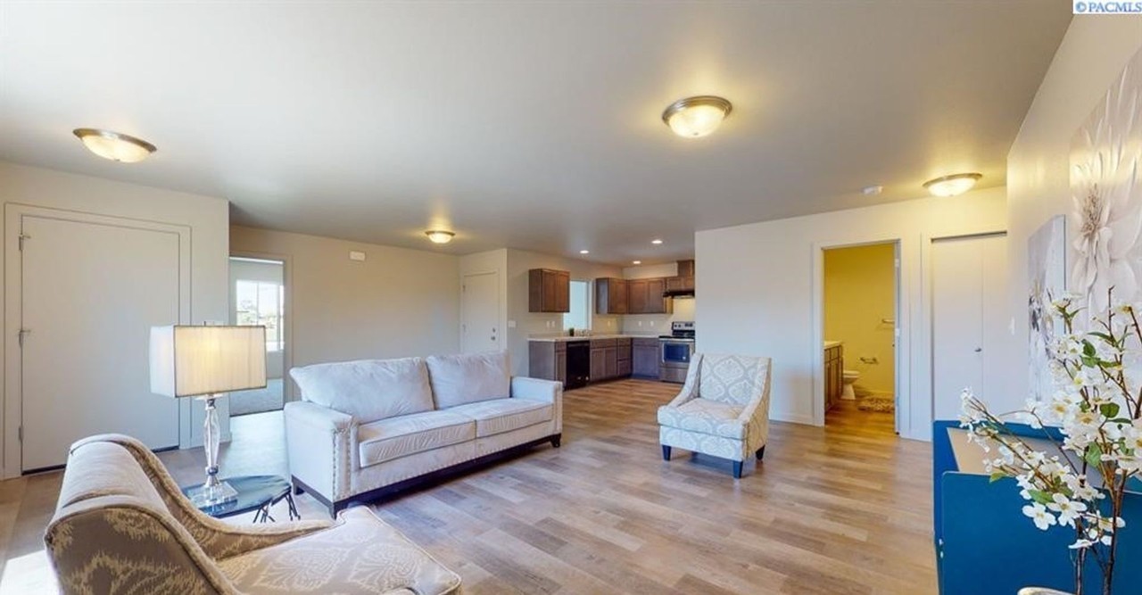 518 Whitefish Ln - Photo 2 of 26