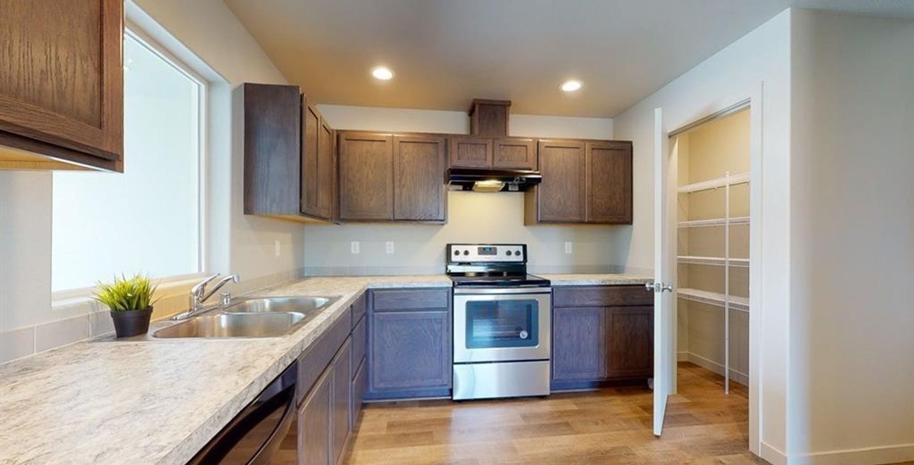 518 Whitefish Ln - Photo 7 of 26