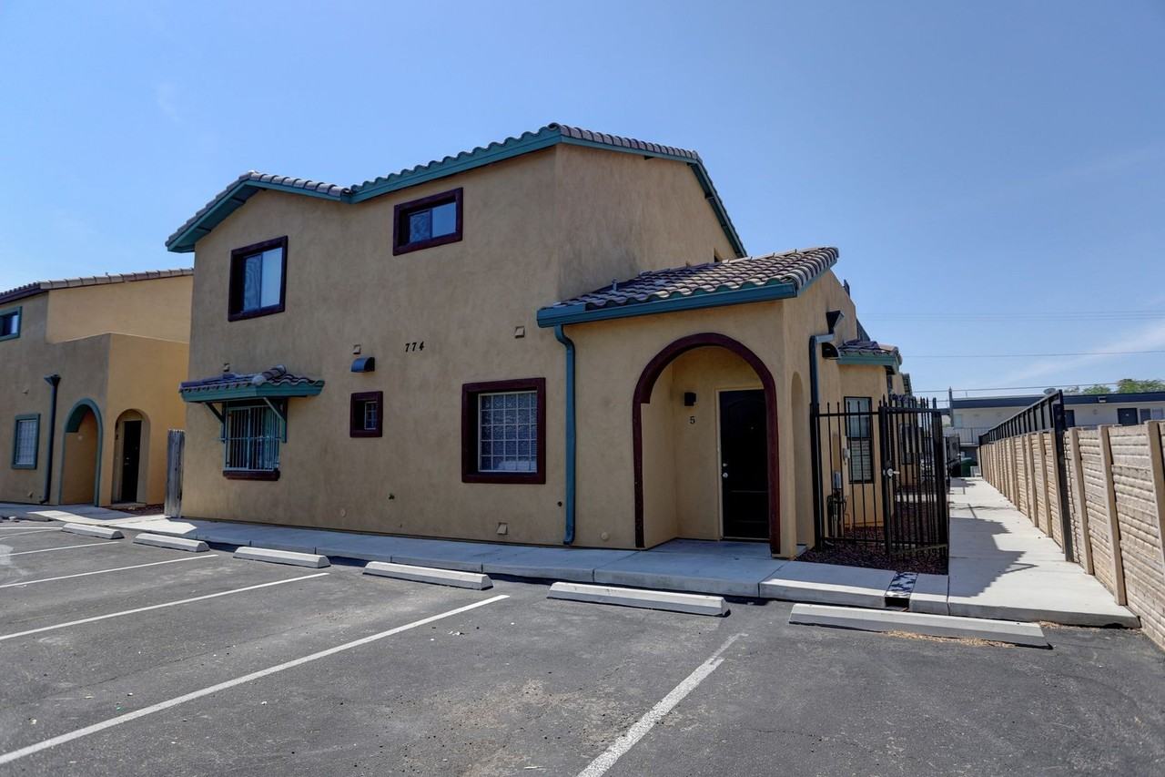 774 E Seneca St - Photo 2 of 38