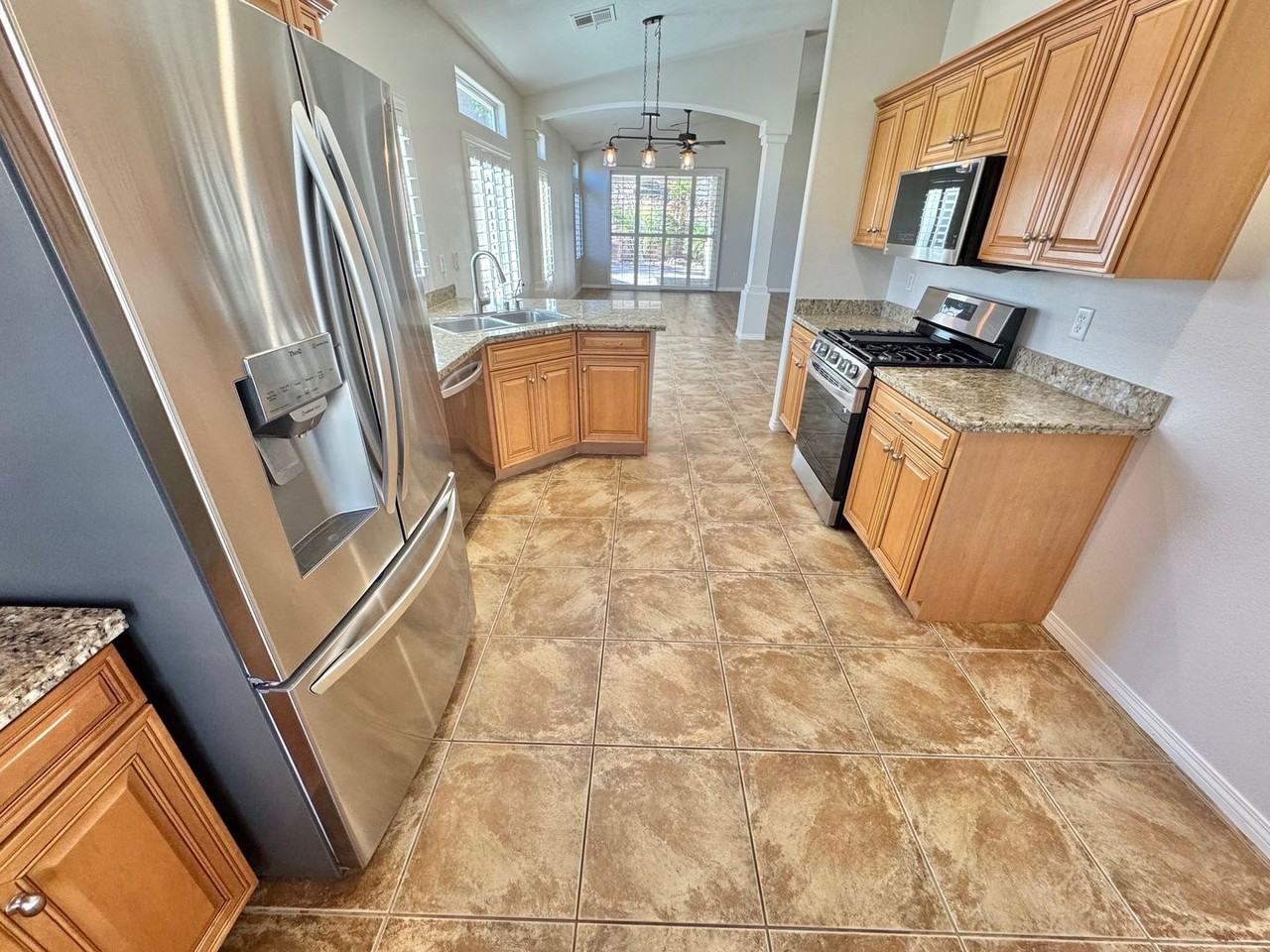 4421 Prospect Hill Ct - Photo 4 of 29