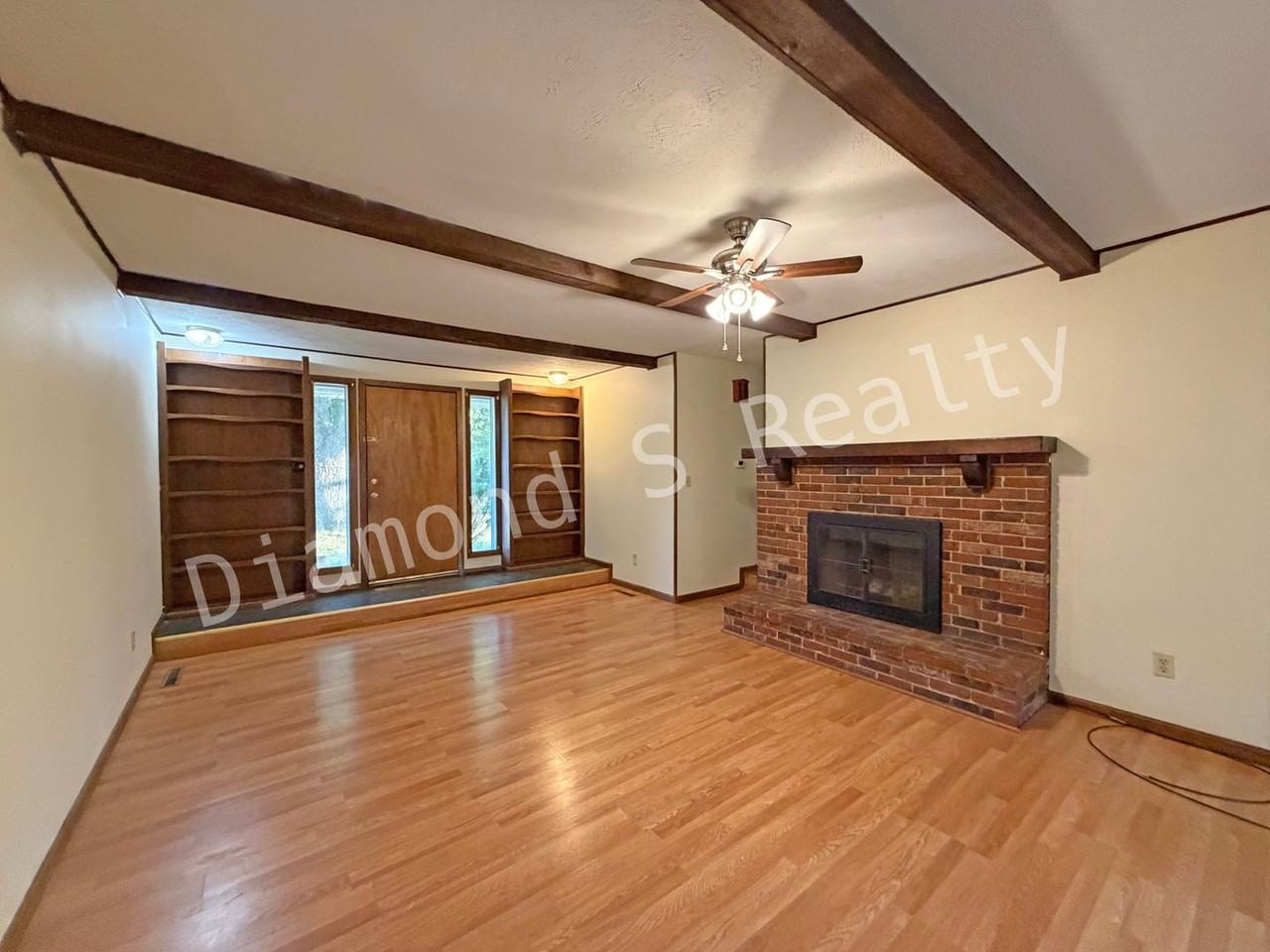 2910 E Monroe Ter - Photo 3 of 18