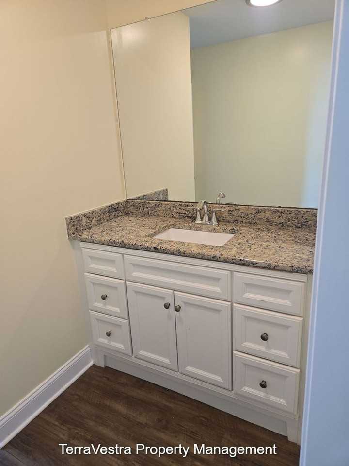 421 Hamilton Rd - Photo 5 of 22
