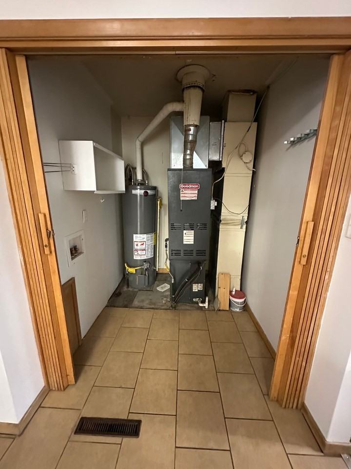 1212 Park St - Photo 4 of 11