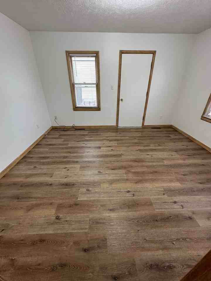 1212 Park St - Photo 5 of 11