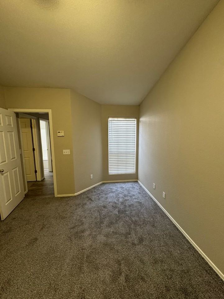 726 S Nebraska St #93 - Photo 5 of 15