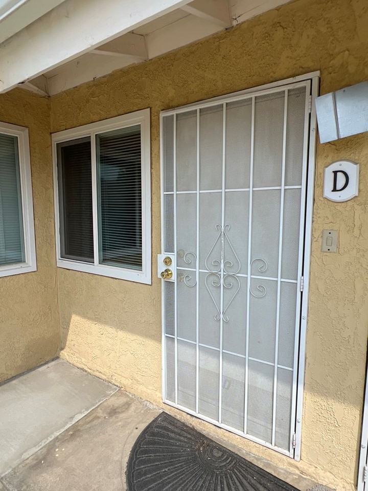 4300 Columbus St - Photo 3 of 12