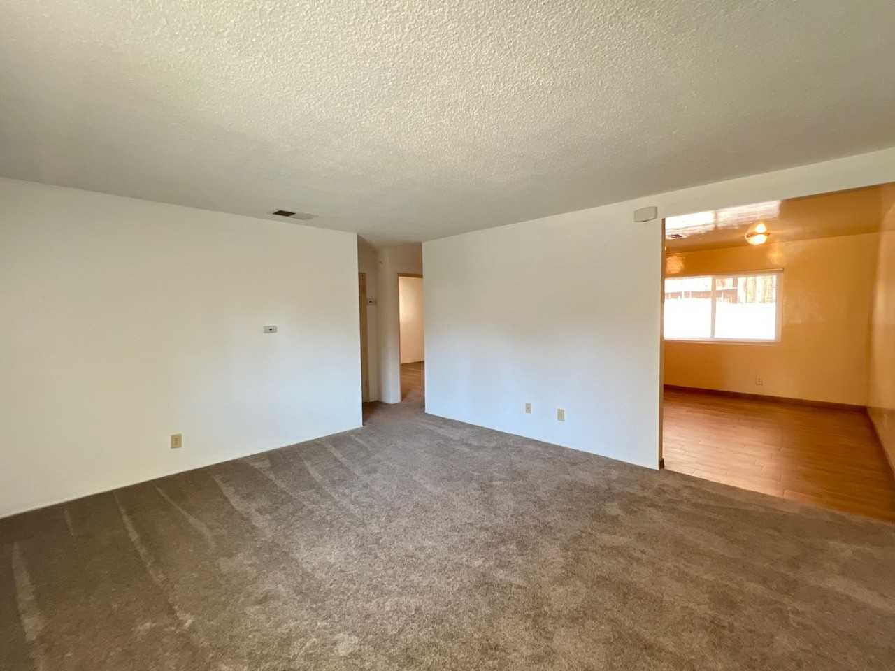 4300 Columbus St - Photo 4 of 12