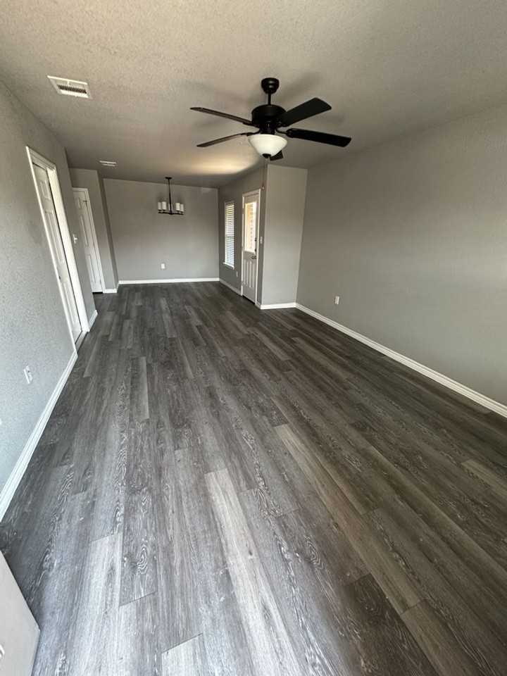 1014 Zora Dr #B - Photo 3 of 17