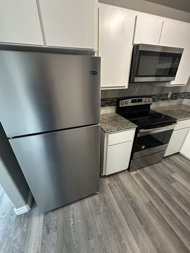 1014 Zora Dr #B - Photo 6 of 17