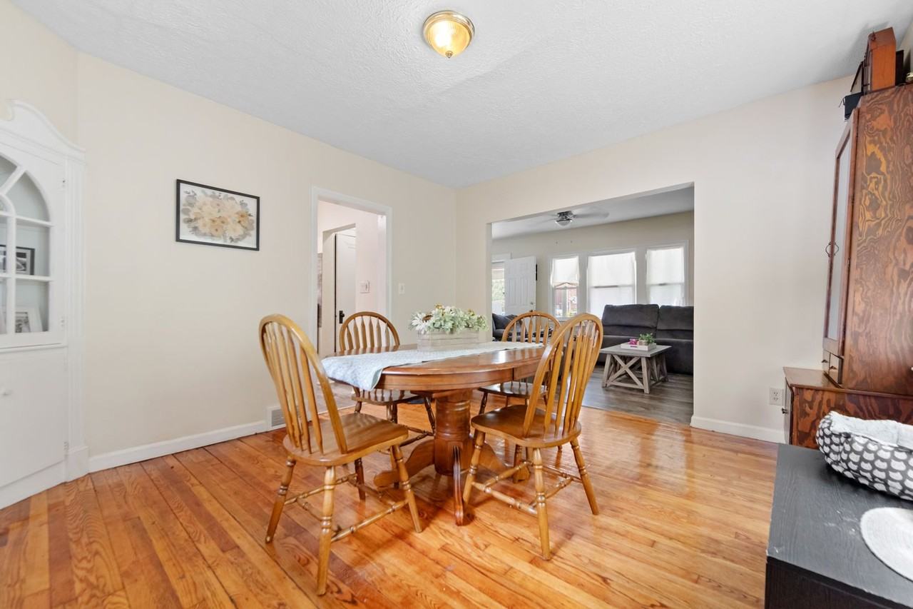 376 Grace Ave - Photo 6 of 21