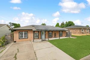 featured image of 5832 Segnette Dr