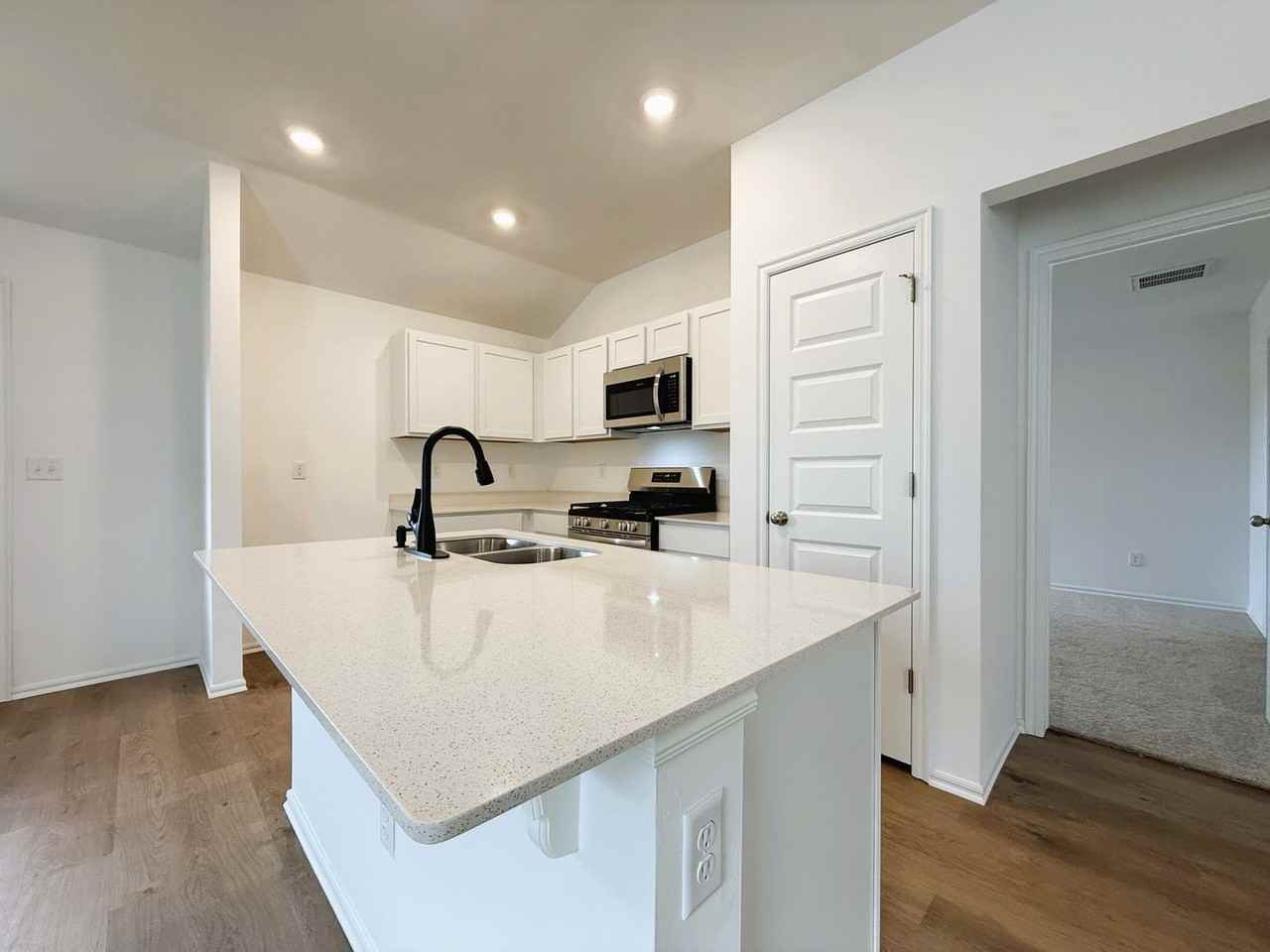 3625 Blue Ave - Photo 6 of 18