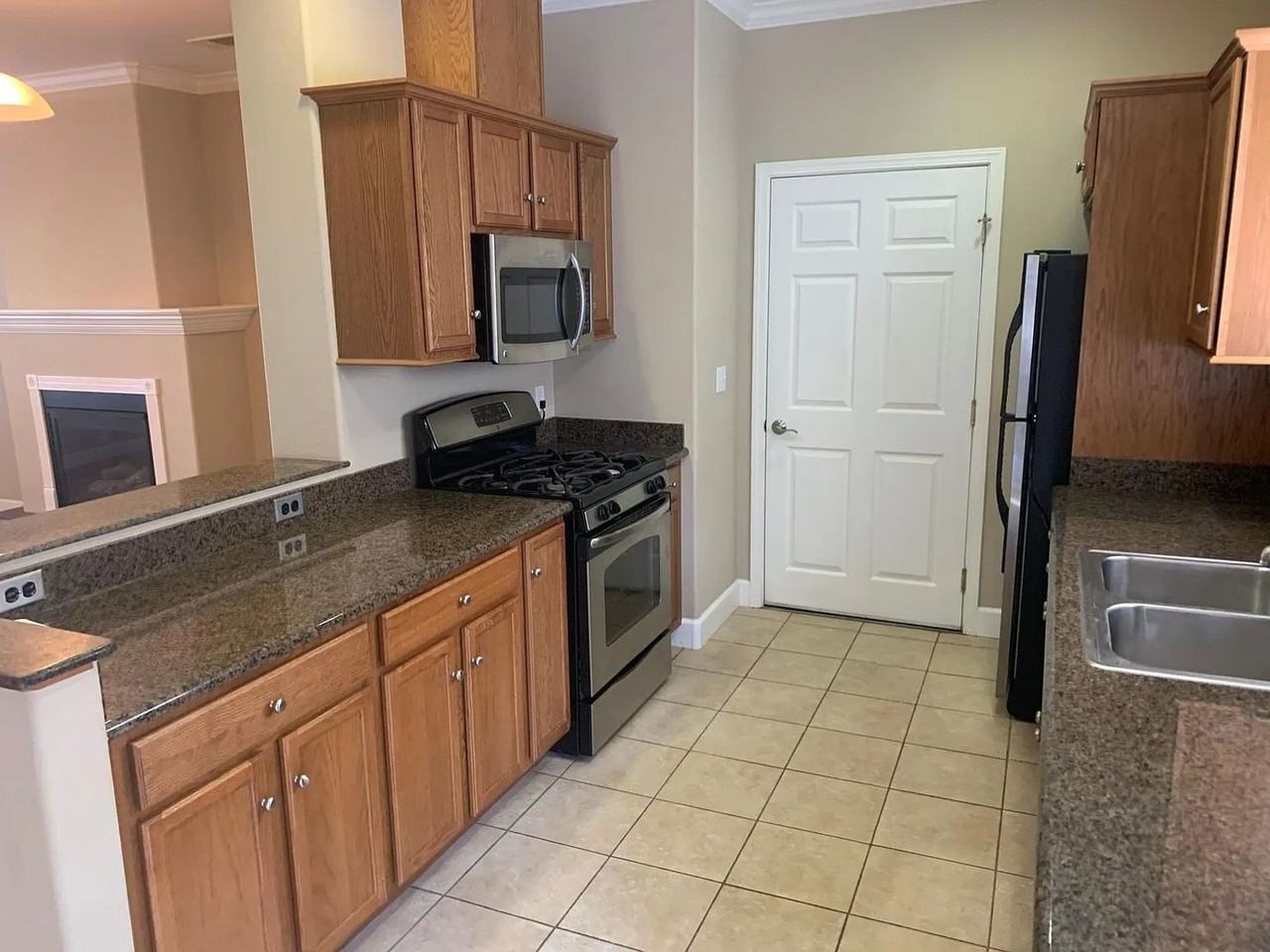 1381 Edith Cir - Photo 3 of 16