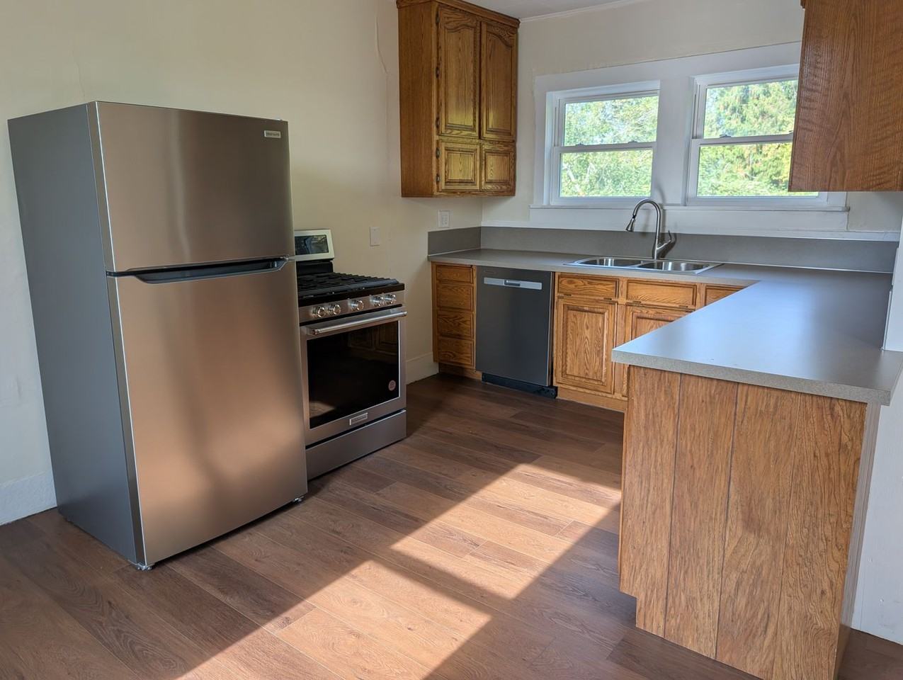 516 Maple Avenue - Photo 7 of 13