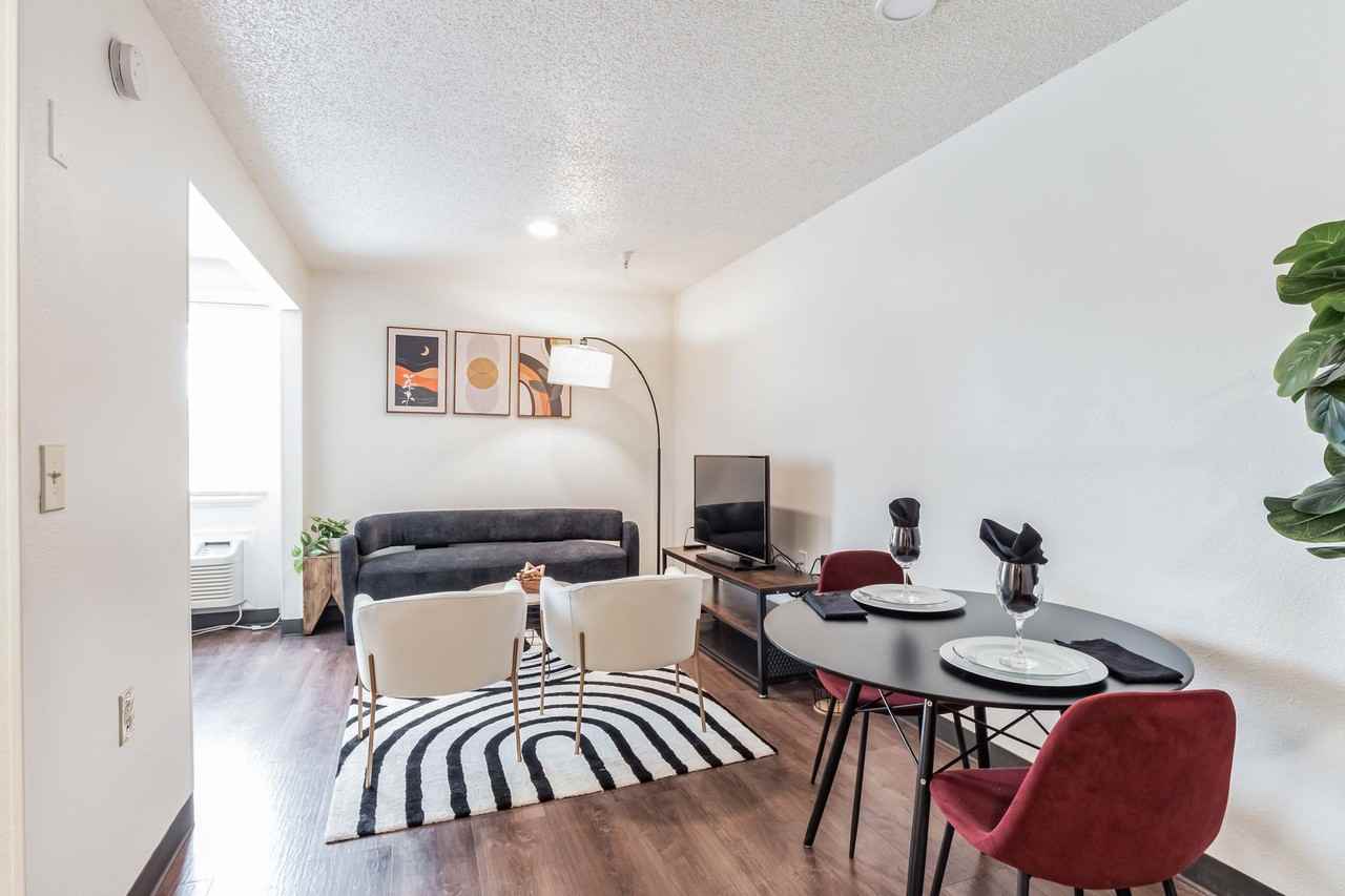 Vivo Living Charlotte University - Photo 2 of 17