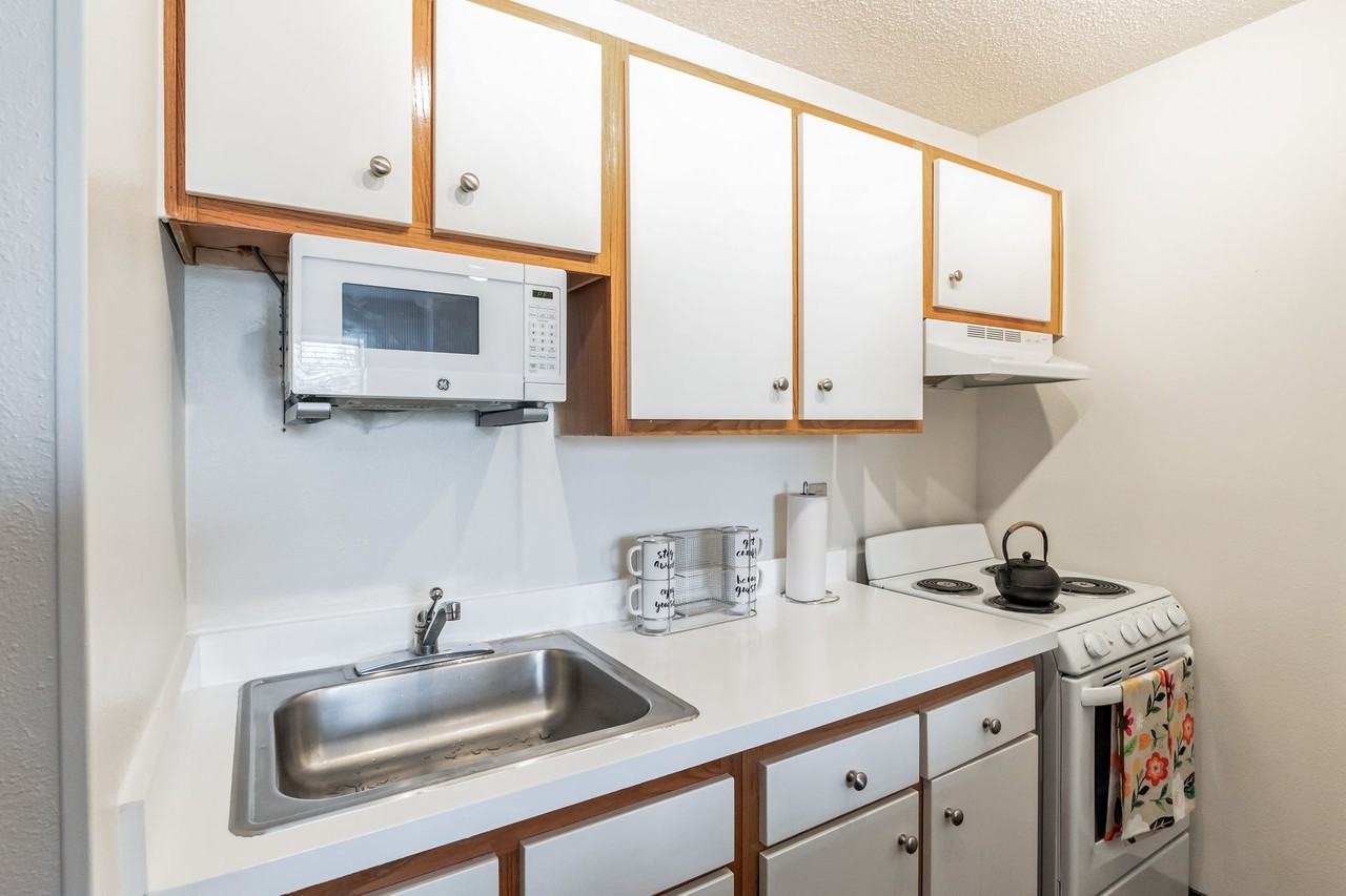 Vivo Living Charlotte University - Photo 4 of 17