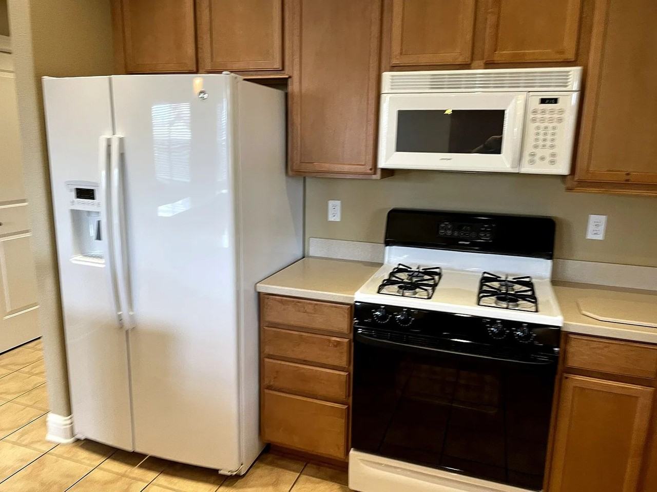 1320 Anita Ct - Photo 3 of 12