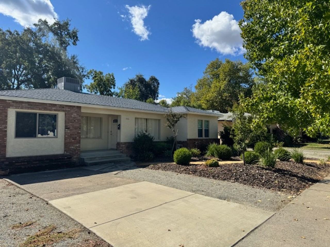 915 Lincoln St - Photo 2 of 47