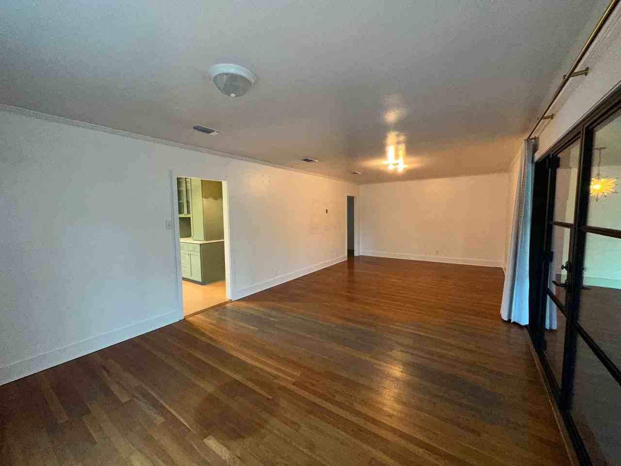 4711 Fairview Dr - Photo 5 of 30