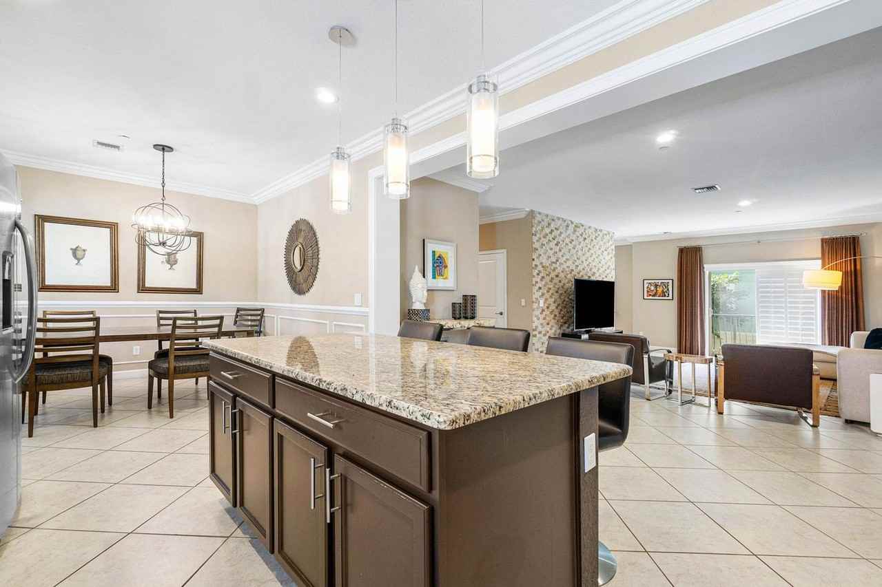 34 Northwest 7th Street - Photo 4 of 19